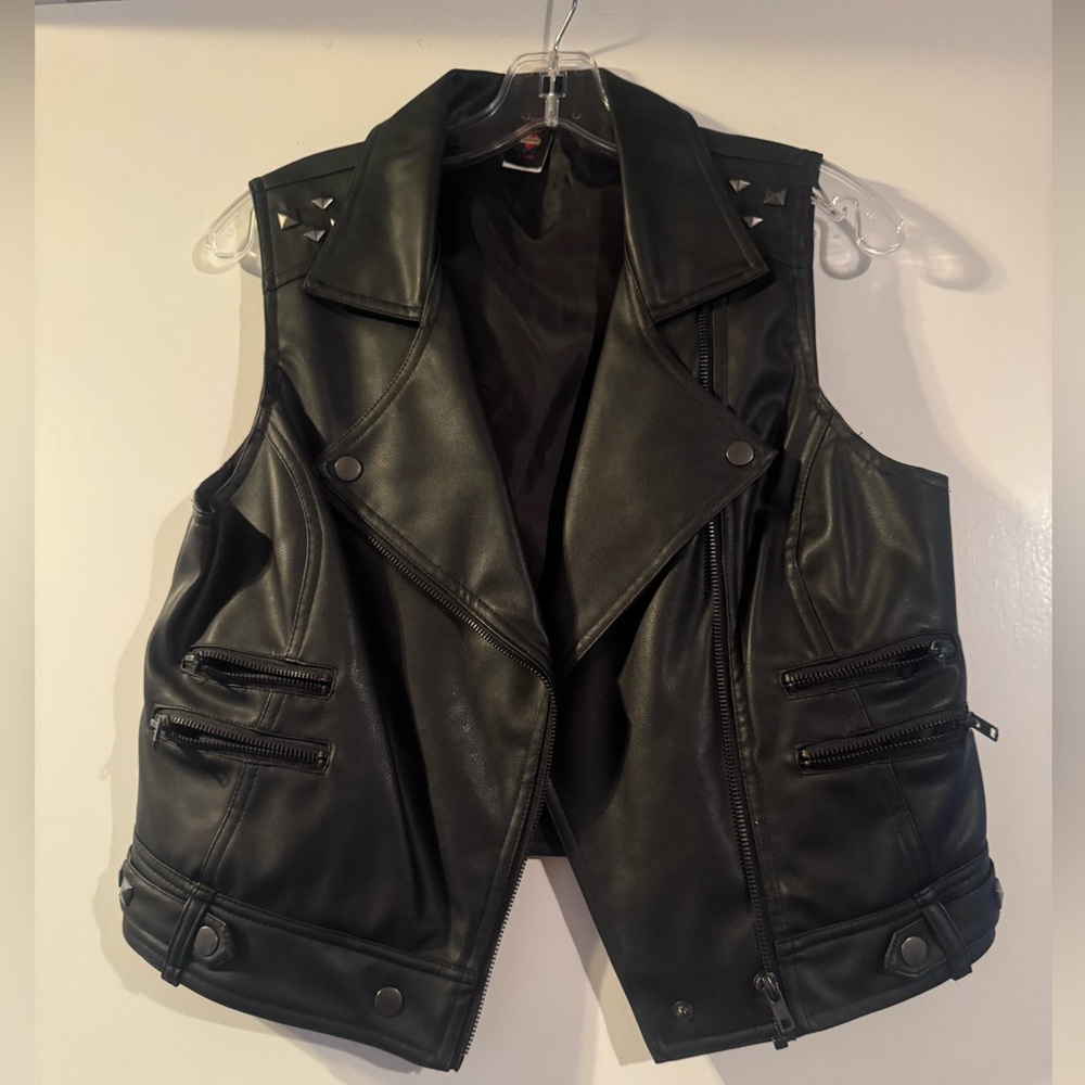 EUC Black Leather Sleeveless Vest